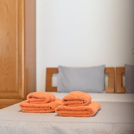 Guesthouse Agnandi Káto Loutrákion المظهر الخارجي الصورة