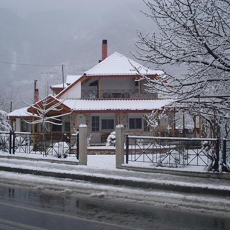 Guesthouse Agnandi Káto Loutrákion المظهر الخارجي الصورة