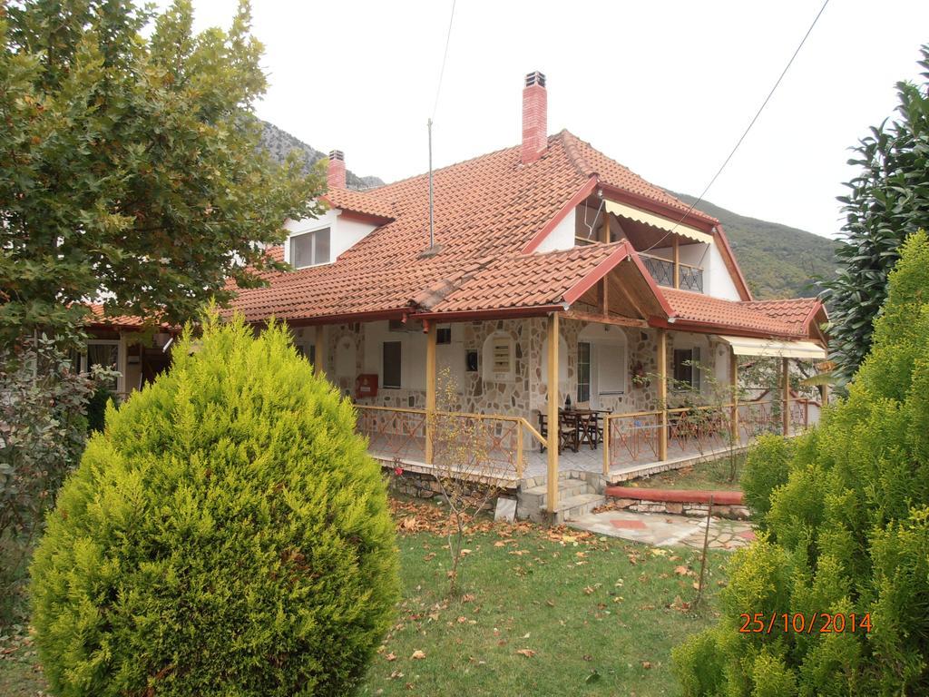 Guesthouse Agnandi Káto Loutrákion الغرفة الصورة