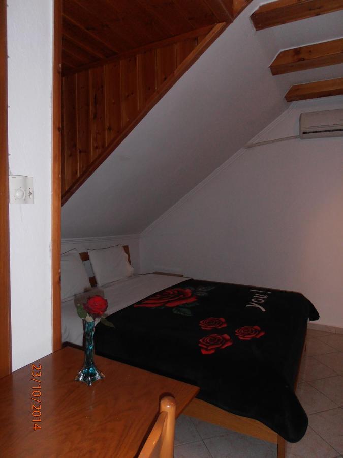 Guesthouse Agnandi Káto Loutrákion المظهر الخارجي الصورة